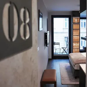 Boutique 108 - Old City, Luxury Apt. With A Garage Apartment